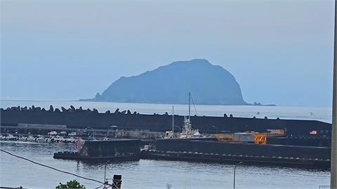 快新聞／注意落雷！民眾遊基隆嶼燈塔遭遇雷擊　1灼傷、1發麻