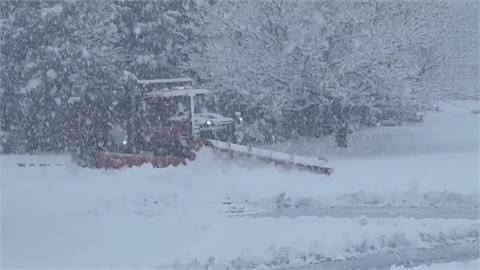美國感恩節收假潮強碰暴雪　壞天氣攪局　機場湧入大批返鄉潮