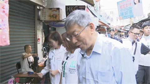 柯文哲宜蘭羅東掃街被阿伯「怒嗆擋路」！尷尬場面曝光