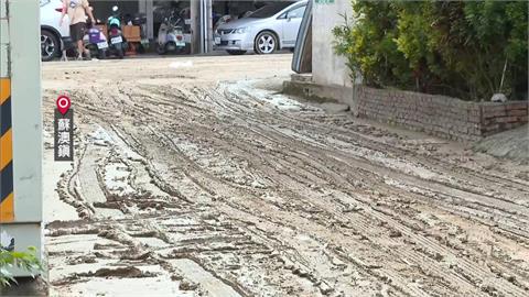 雨彈炸後 蘇澳街頭滿目瘡痍 居民忙清理家園