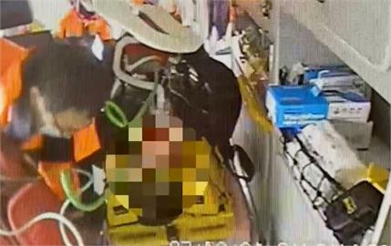 花蓮女載丈夫自撞喪命　新竹女騎士擦撞貨車噴飛