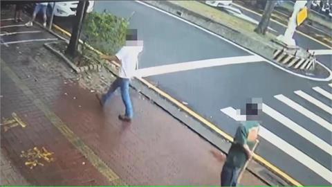 太囂張！　警察局旁空地談判　3男持球棒砸車還對警叫囂