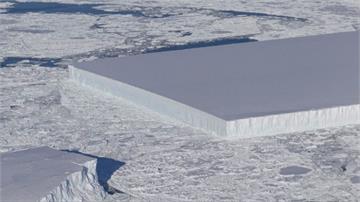 NASA拍到南極長方形冰山！網友瘋狂轉發