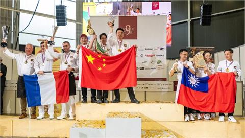 世界麵包大賽驚見台灣、中國國旗！「世紀同框照」遭崩潰小粉紅怒切割
