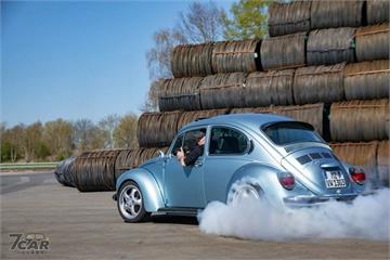 Tesla 馬達、Porsche 電池上身，經典「金龜車」化身性能雙門跑車