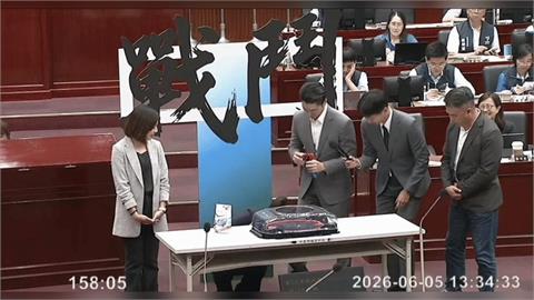 快新聞／拍馬屁？民眾黨團蹭蔣萬安打戰鬥陀螺　吳欣岱轟：停止噁心政治聯誼