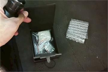 敲車窗不應　原來車內藏通緝犯與毒品