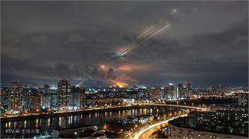 俄羅斯彈道飛彈狂襲基輔　倉庫起火、空防部隊緊急迎擊