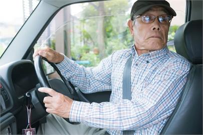 韓國高齡駕駛車禍率居高不下　迫於生計難返還駕照