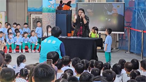 幻術大仙鄒秉勳到花蓮市幼兒園公益演出　博得滿堂彩