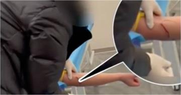 中國黑診所扎針「放血療法」稱排邪氣　地面一灘血泊好駭人