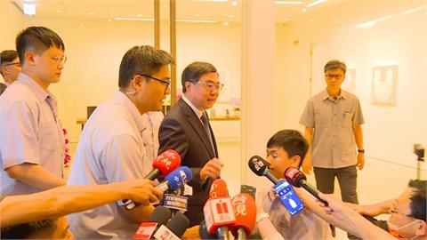 賴清德出訪暫緩！柯文哲竟喊「搞不好他很高興」　卓榮泰妙答回擊了