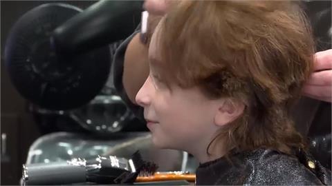 超暖！剪去留2年披肩長髮　美11歲男童慨然捐髮　盼完成「善的循環」