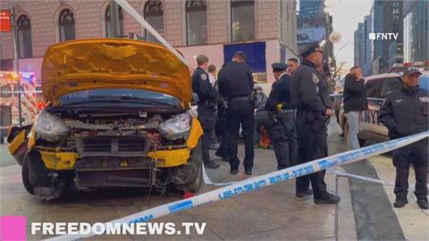紐約梅西百貨外計程車衝撞行人　釀多人送醫