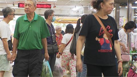 颱風假來囤糧　！　菜市場買菜手腳要快　「這幾樣」變便宜