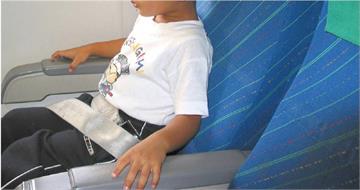 機上鬧事！拒繫安全帶引爭執　夏威夷航空班機返航羽田「2名乘客被迫下機」