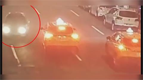 驚險畫面曝！　５旬男載妻兒「逆向行駛」市區　對向車嚇壞紛忙閃避