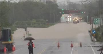 嘉義大豪雨狂炸！　台82線中和交流道淹水「預警性封閉」