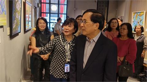 "扁迷畫家"陳嬋娟舉辦聯合畫展 陳水扁應邀出席
