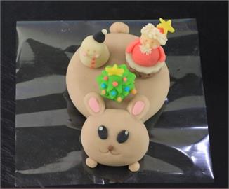 小兔子背著耶誕老人　兒童設計和菓子充滿童趣