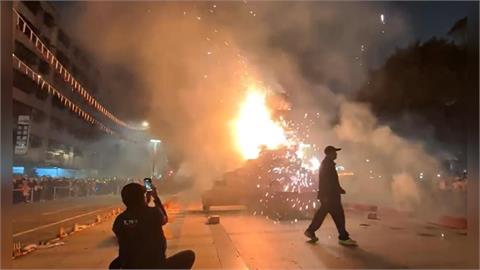 台中元宵重頭戲！　必看「燒火獅」600秒煙火秀震撼夜空