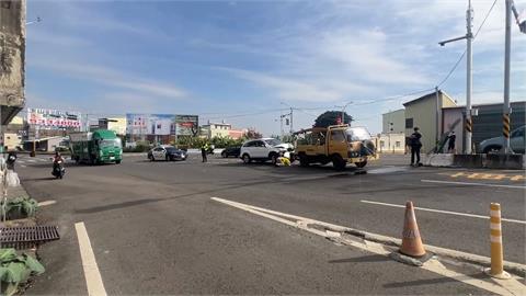 不明原因自撞分隔島！　雲林八旬駕駛亡、副駕駛妻子受傷送醫