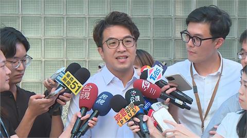 遇趙少康、王偉忠都扛住！沈伯洋「竟栽在1主持人手裡」這1題他當場語塞：這能播嗎？