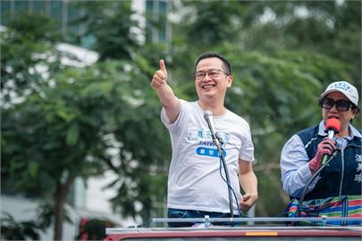 眼睛開刀開罵扯賴清德！羅智強「戴墨鏡質詢」畫面曝認：無法完全睜開