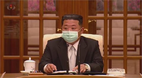 北朝鮮傳6死18萬隔離治療  金正恩罕見戴上口罩