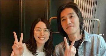 這不是眼鏡妹！藍正龍合影釋出　網一眼認出是長澤雅美