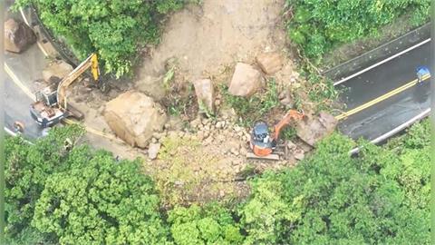 快新聞/豪雨釀災!雙溪驚現20噸落石 102線封路預計今晚搶通