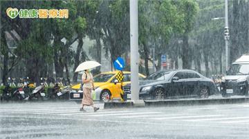 豪雨後感染風險高!疾管署籲落實防護 高危險群出現症狀速就醫