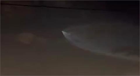 37秒影片曝光！台南人抬頭驚見「神秘光球」飛越西港　國防部回應了