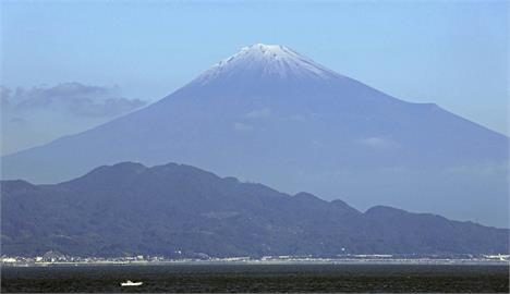 入秋最低溫！東京、大阪不到10度　青森與北海道飄雪花