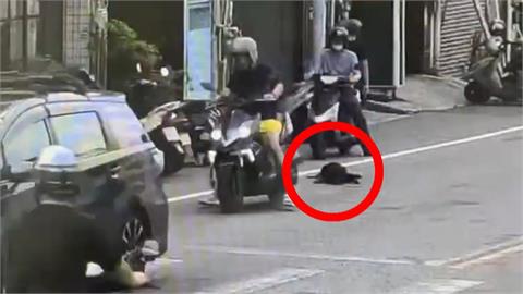 狗狗遭機車拖行！路人急忙勸阻　惡劣飼主嗆：管好你自己