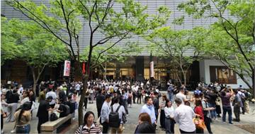 饗饗信義店火警！大批消防員衝46樓搶救疏散千人　5人受傷業者發聲致歉