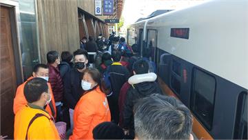 獨家直擊！ 台鐵海端站工程車撞傷3道班工人 旅客抱怨：不知道要等多久