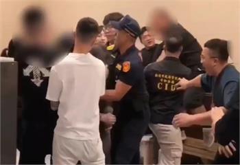 17歲少女車禍枉死　家屬悲憤衝殯儀館痛毆違規司機