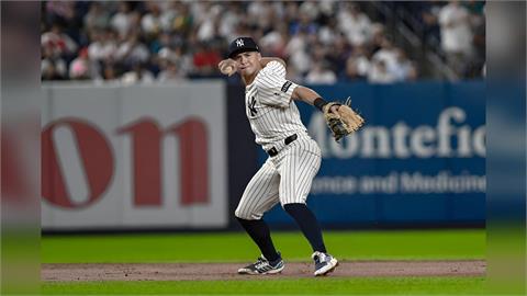 MLB(影)／洋基金手套游擊手攻守超低迷　「短打變飛球」出局遭紐約球迷噓聲伺候！