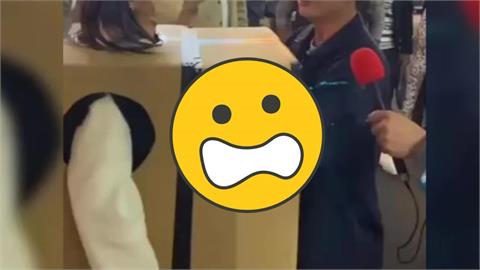 路邊紙箱開洞「妹子任路人摸」　影片狂吸8億觀看賺千萬⋯成人片團隊下場曝