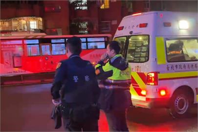 快新聞／北市1女情緒失控「咬傷員警手指」！　急送醫治療