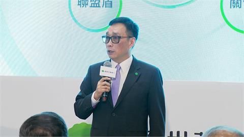 國泰世華董座郭明鑑兼職爆爭議 金控證實已請辭