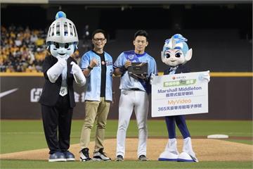 戴培峰停車場遭「跟蹤要簽名」！經紀公司嚴厲發聲了