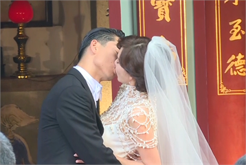 快新聞／感動回顧！林志玲與AKIRA幸福完婚 交換誓詞惹哭眾人 