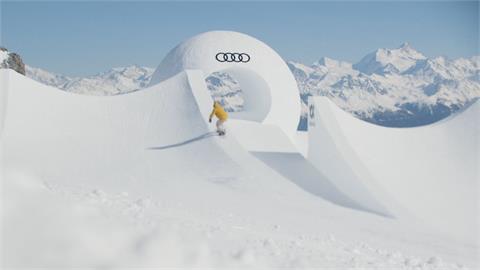 瑞士滑雪勝地高手齊聚　大秀滑雪空翻特技