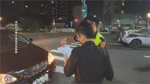 高雄街頭深夜驚險圍捕　警砸爛車窗！嫌犯棄車逃逸