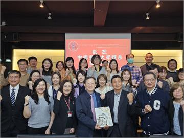 重金搶人!仁德醫專攜手中國醫大「設護理師培育專班」畢業後年薪上看百萬