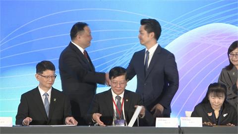雙城論壇／蔣喊「少一點船艦飛機的喧囂」　綠營批：沒要求停止擾台