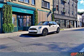 經典英倫，玩心出色！全新MINI Paul Smith Edition正式登場