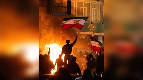 伊朗血腥鎮壓示威民眾恐已6000死　社群曝「屍體成堆」影片